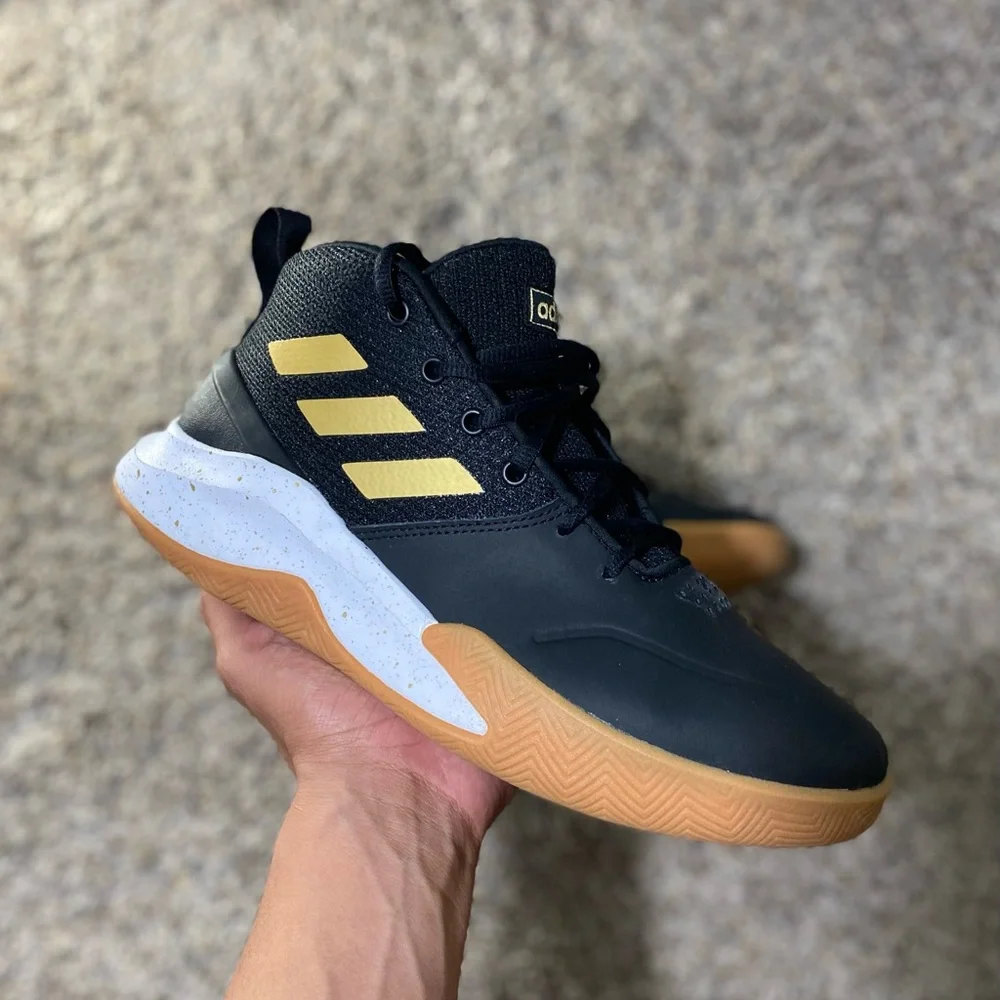 Adidas 🔥 - Picture 1 of 2